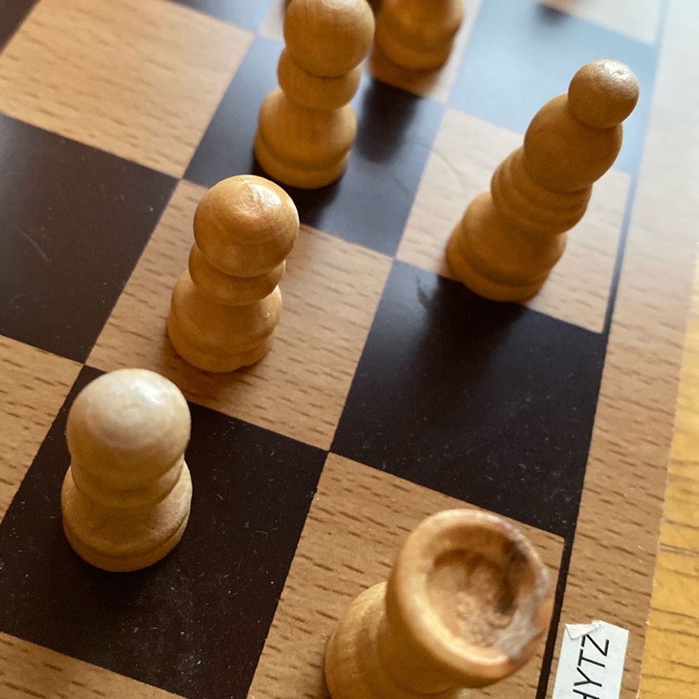Chess set in pre-owned good condition - Picture 7 of 8